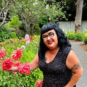 Meet your Posher, Winona